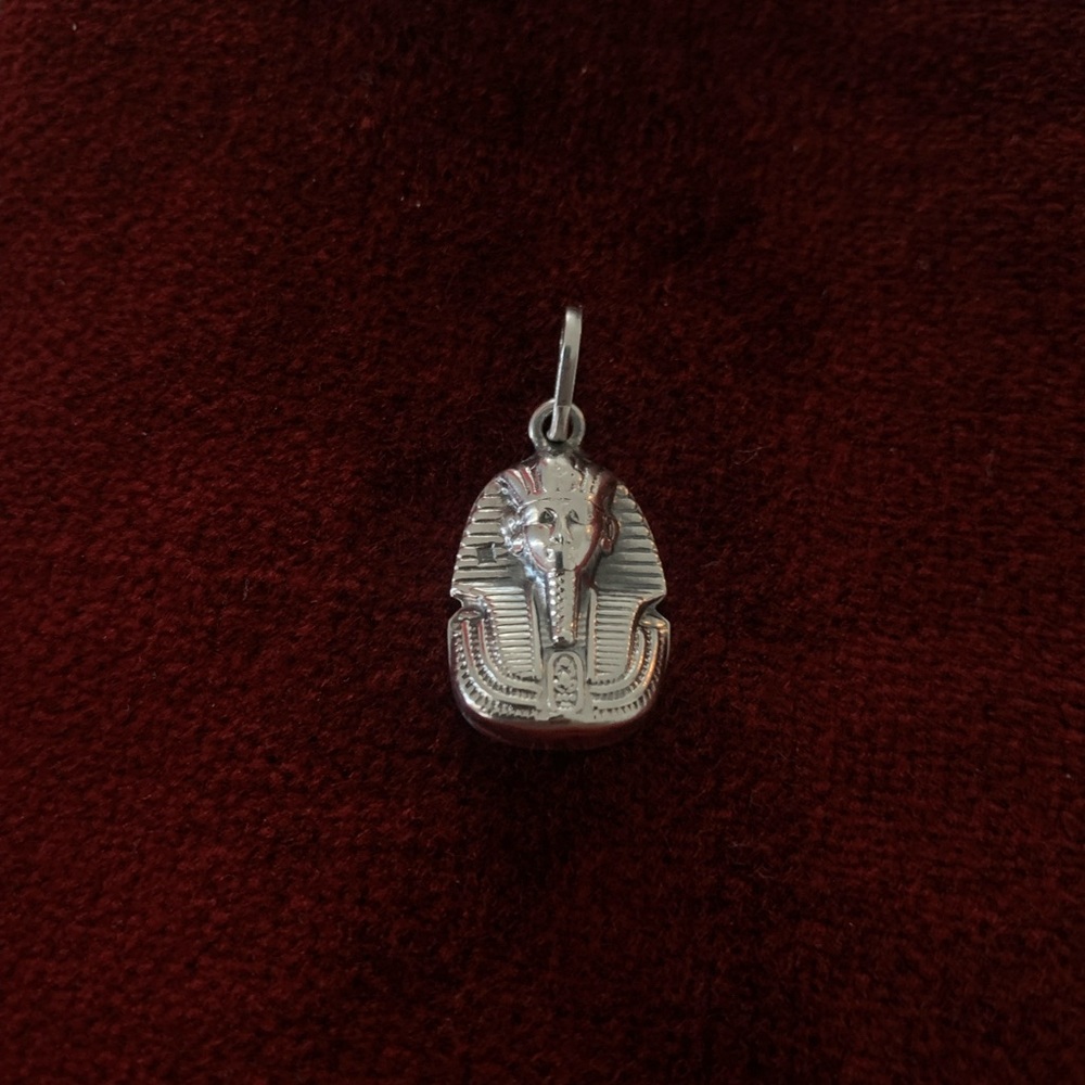 🆕 Sterling Silver Egyptian pendant